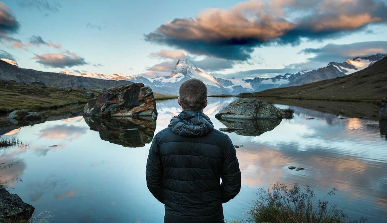 传奇永恒Wegame版：美国虚拟手机号购买平台